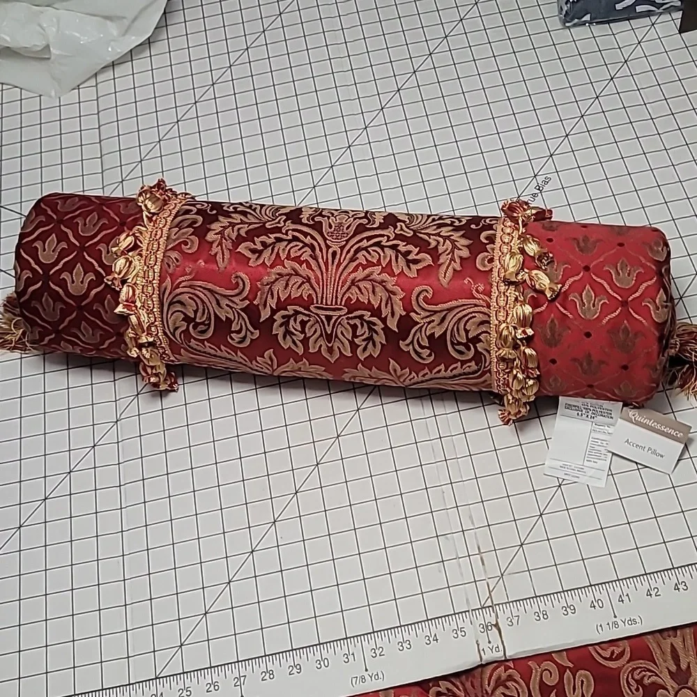 Renaissance Pillow Neckroll 6.5